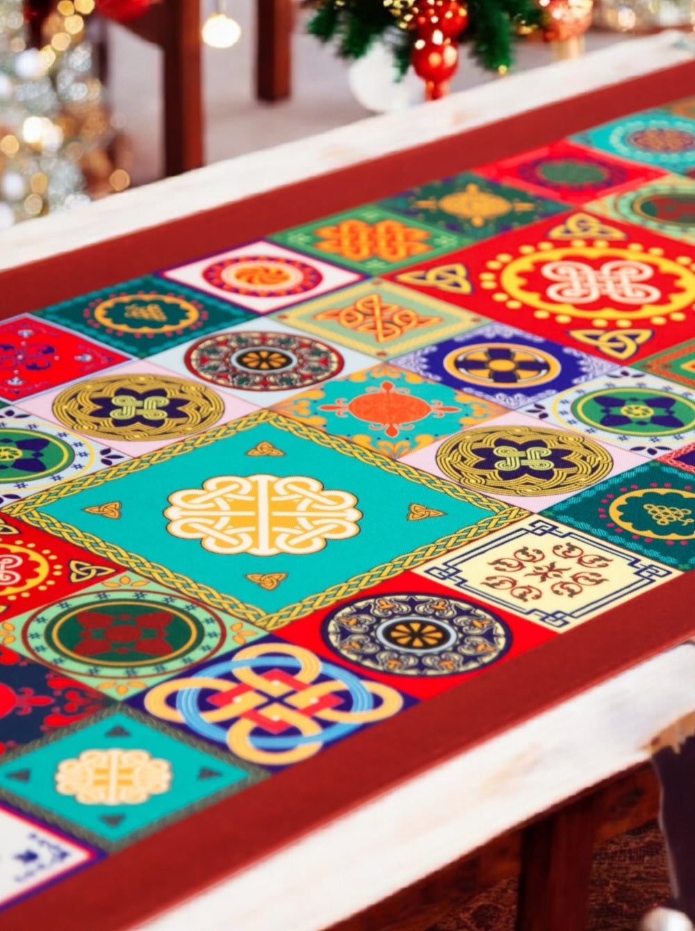 Georgian ornament table runner – flat lay product photo