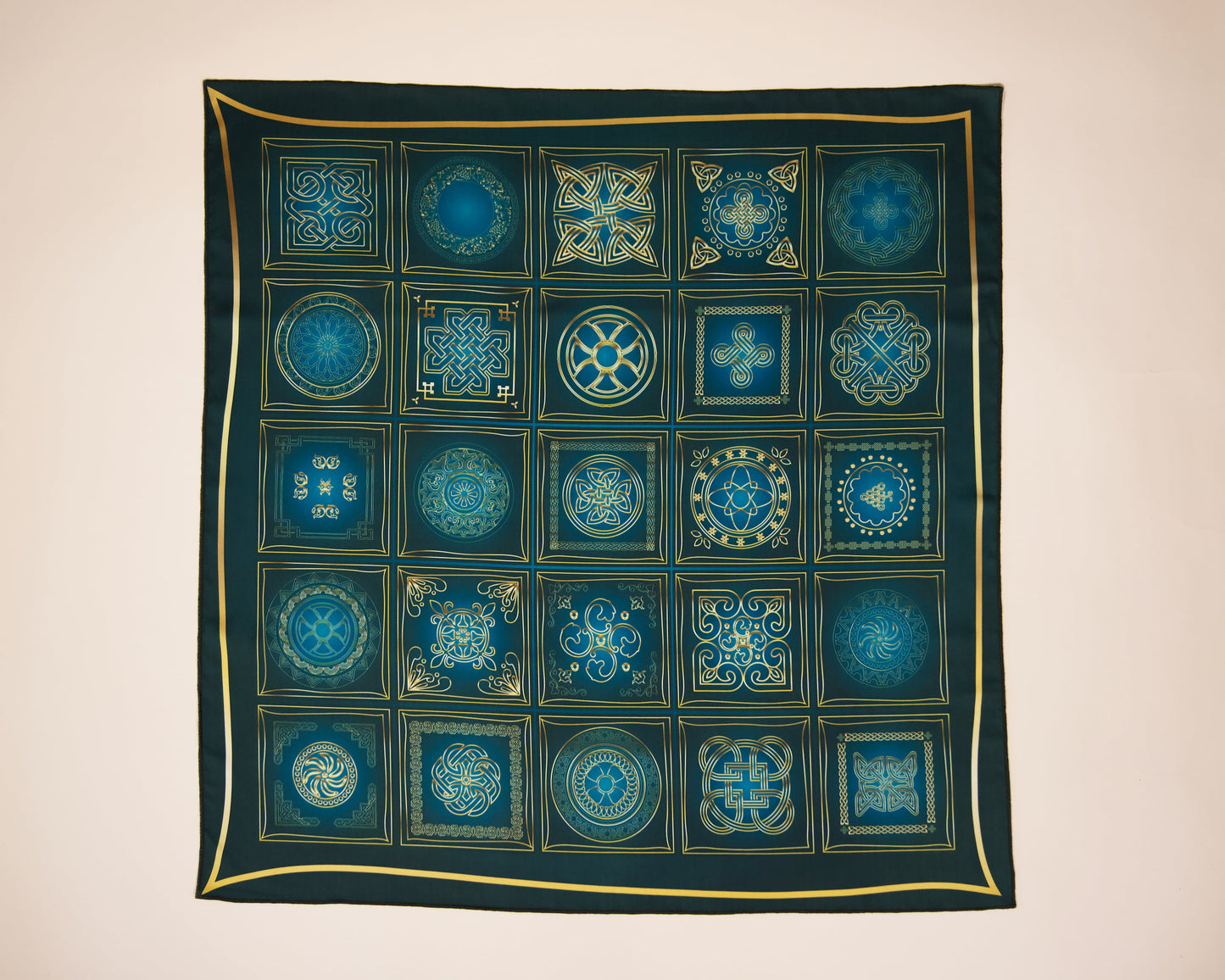 Georgia-Inspired Scarf – Echoes from East and West