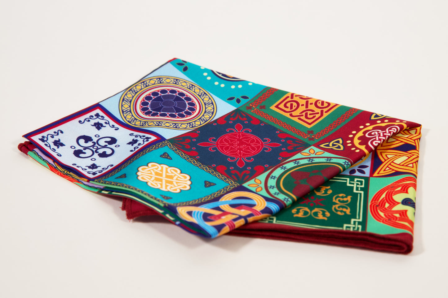 Georgia-Inspired Scarf – Echoes from East and West