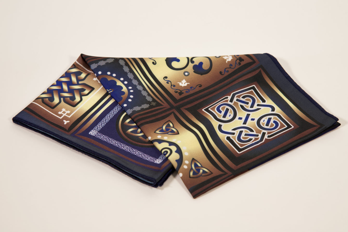 Georgia-Inspired Scarf – Echoes from East and West