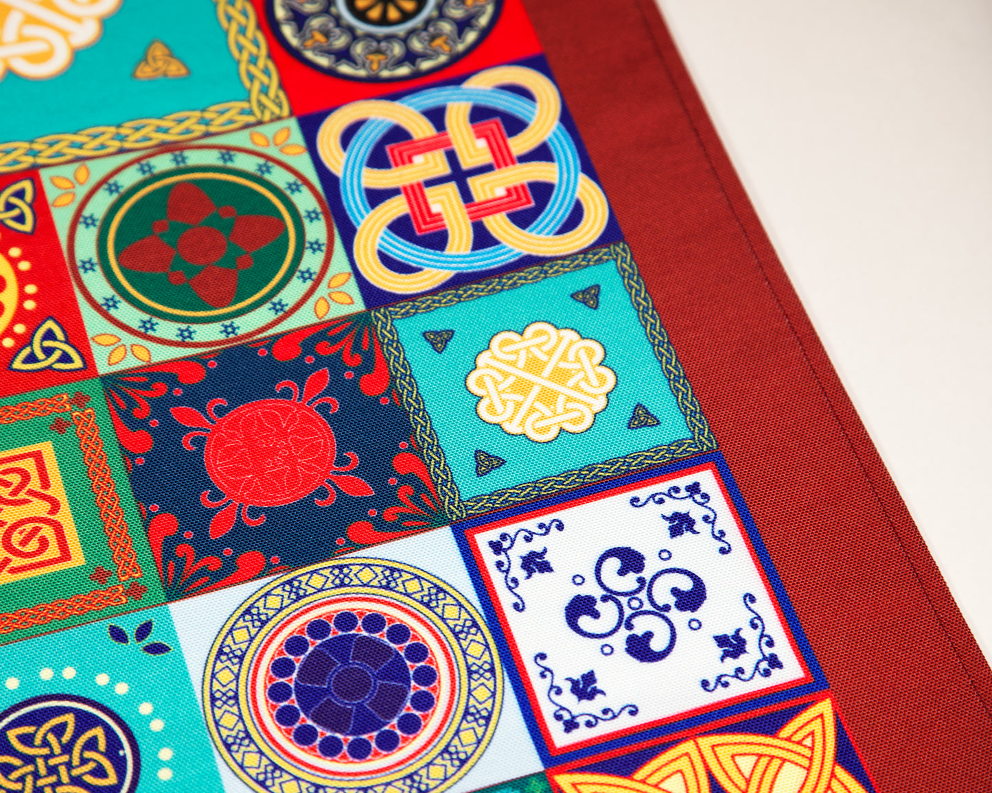 Georgian ornament table runner – close-up ornamental pattern