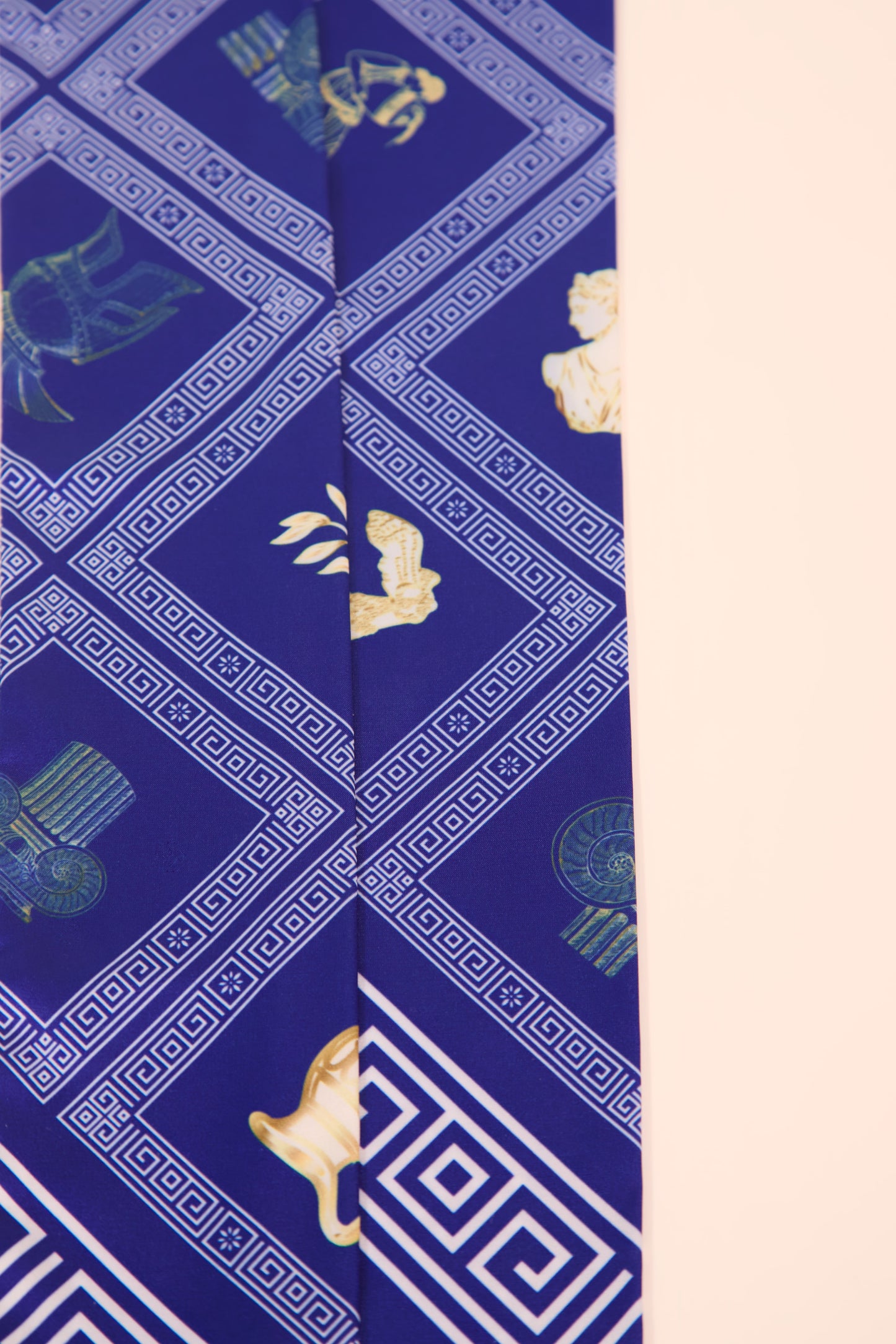 Greece-inspired thin scarf – draped display