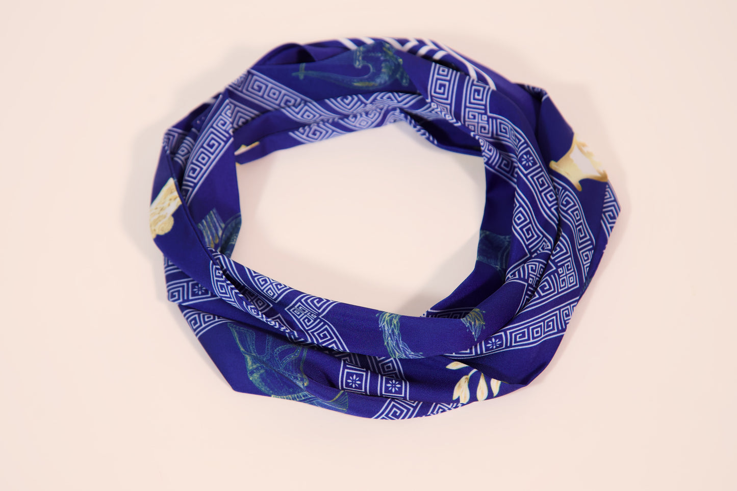 Greece-inspired thin scarf – pattern close-up detail