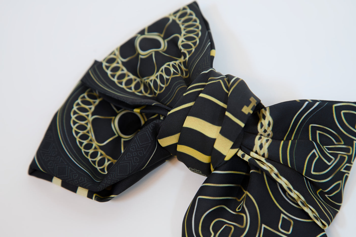 Georgian ornament silk hair bow black – side view detail