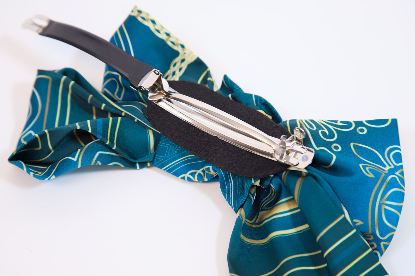Georgian ornament silk hair bow green – side view detail
